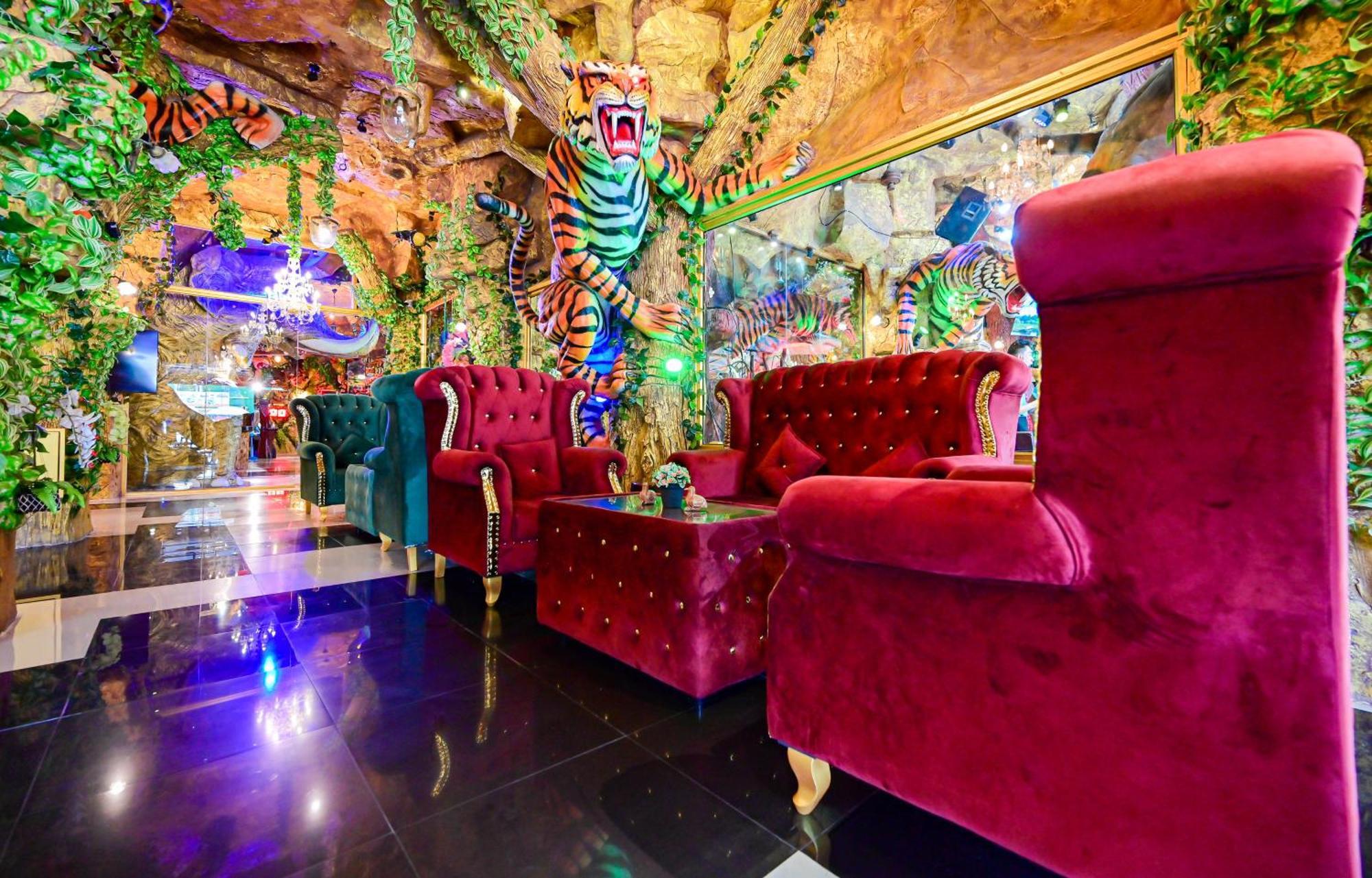 Tiger Complex Hotel Patong Luaran gambar