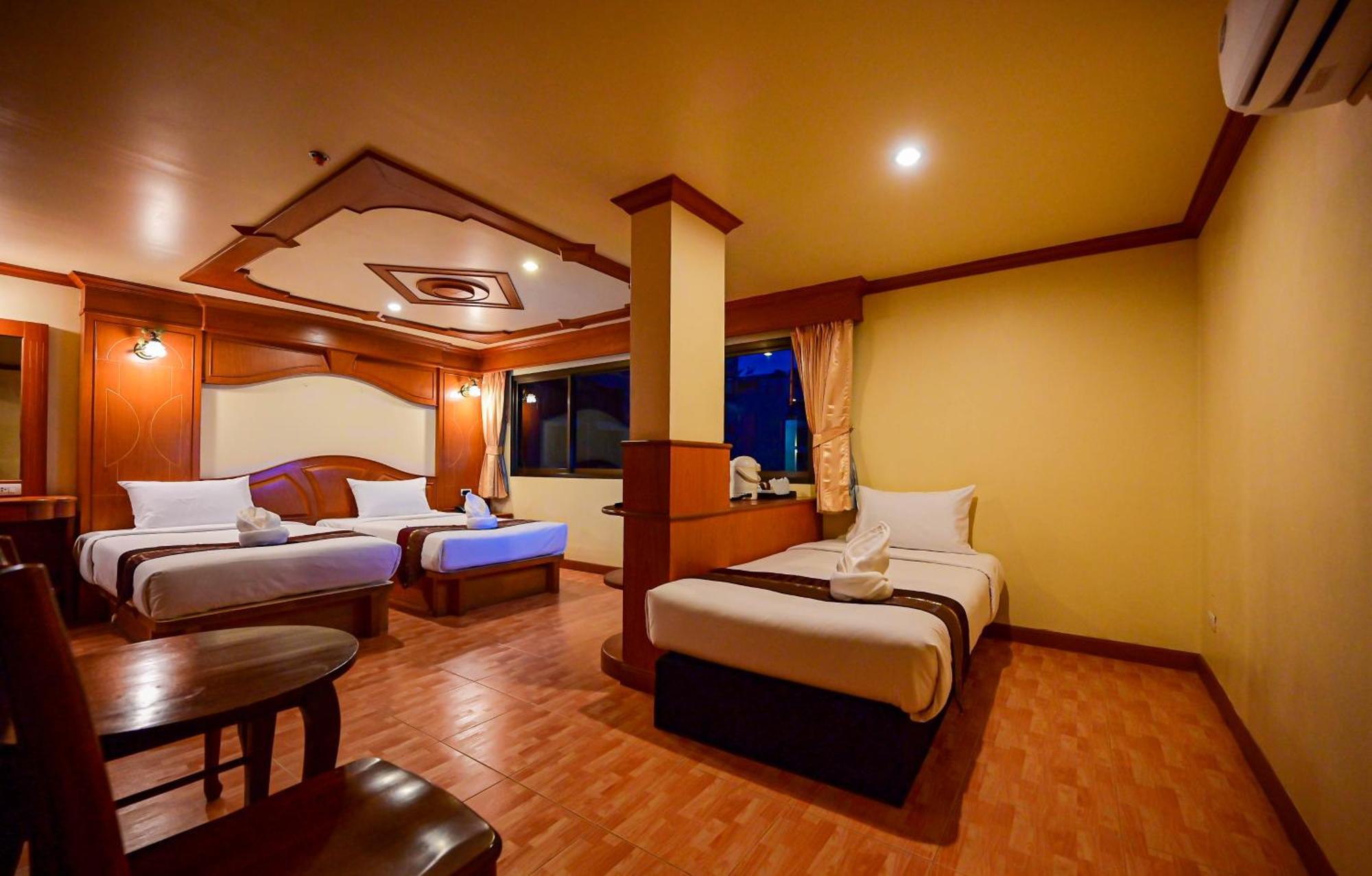 Tiger Complex Hotel Patong Luaran gambar