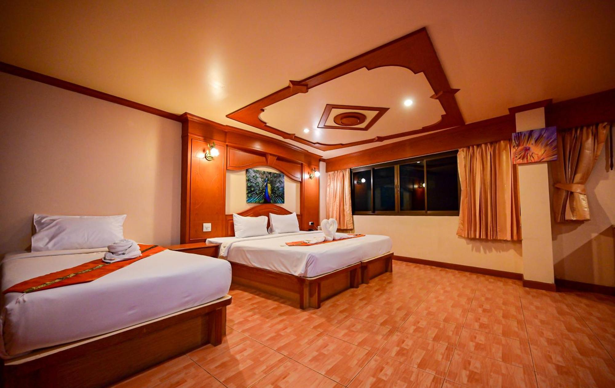 Tiger Complex Hotel Patong Luaran gambar